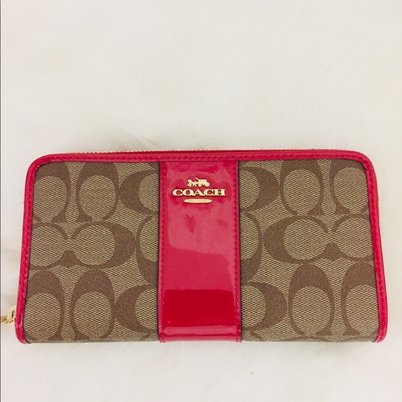 Coach Handbags - ❤️NWT Coach Accordian Zip Wallet iSignature Canvas